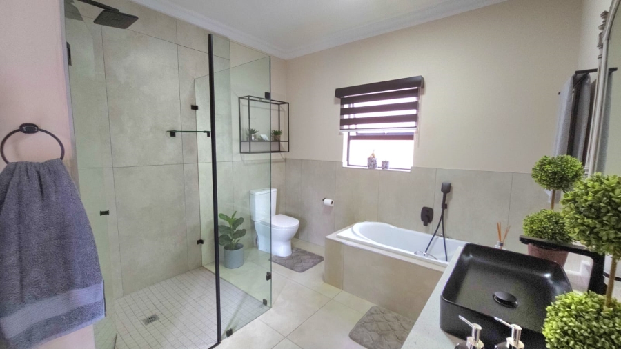 4 Bedroom Property for Sale in Landsmeer Residential Estate North West